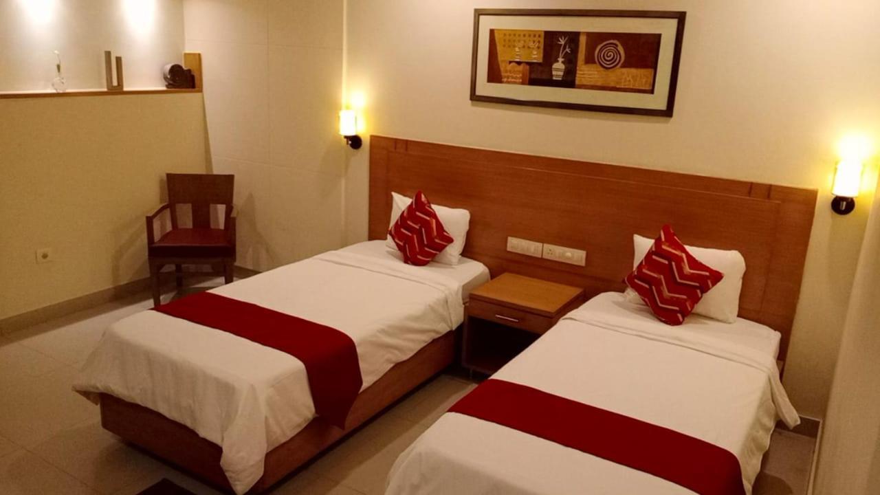Fabhotel A&M - Nr Lv Prasad Institute, Banjara Hills Hyderabad Esterno foto